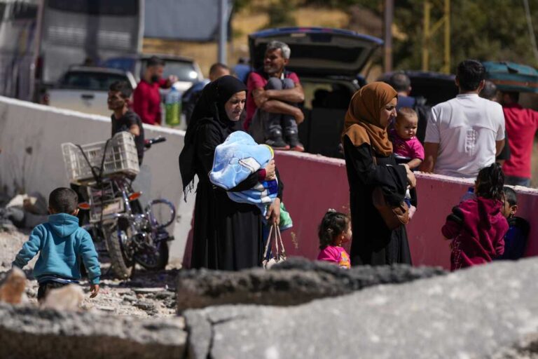 Guerra entre Israel y Hezbolá; ONU: Cientos de miles de niños libaneses han sido desplazados