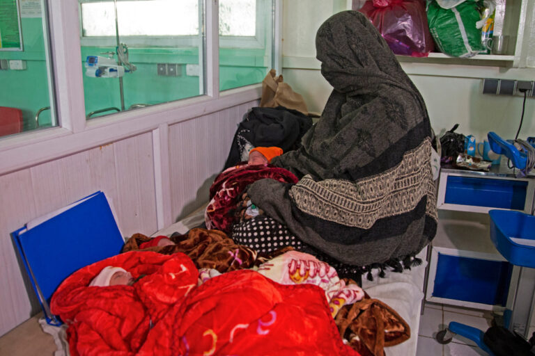 La Unión Europea: Cada dos horas, una madre pierde la vida en Afganistán