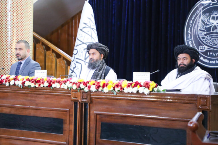 Los talibanes firman un contrato con una empresa turca para construir la fábrica de cemento “Yatiman Taq” en la provincia de Jowzjan