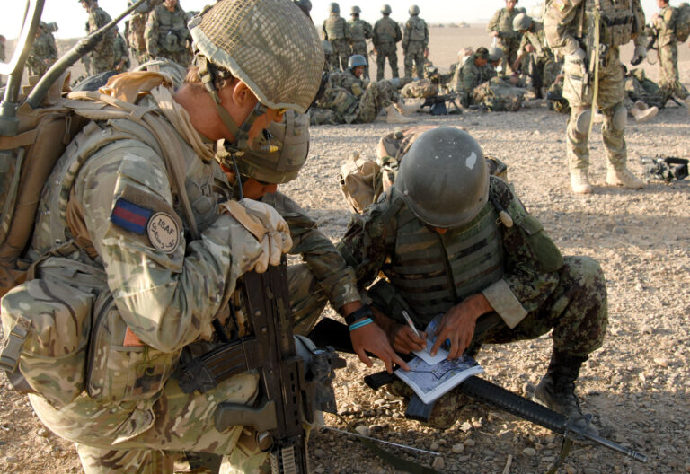 Reino Unido quiere aceptar las solicitudes de visa de cientos de comandos del antiguo ejército afgano