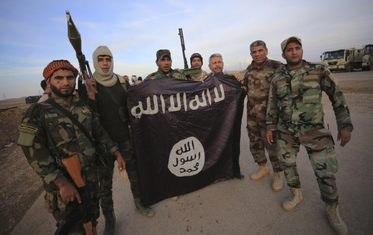 Informe: ISIS busca reclutar a jóvenes afganos en países occidentales