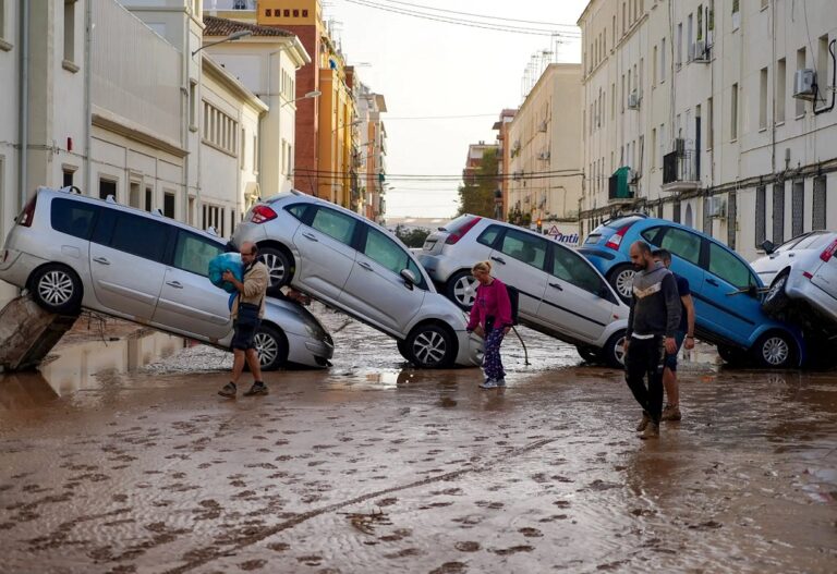 ¿Qué sabemos sobre las víctimas y los daños de la mortal inundación en España? inundación