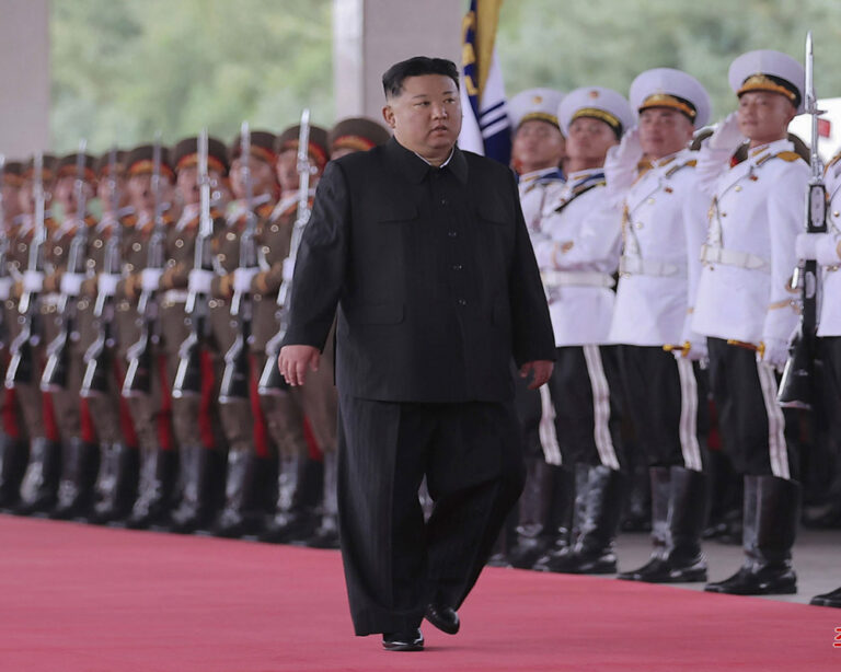 El líder de Corea del Norte ordena la producción de “drones suicidas”