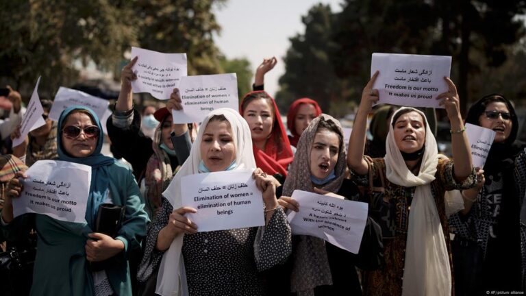 Mujeres Protestantes de Afganistán: El trato del mundo con los talibanes es un error