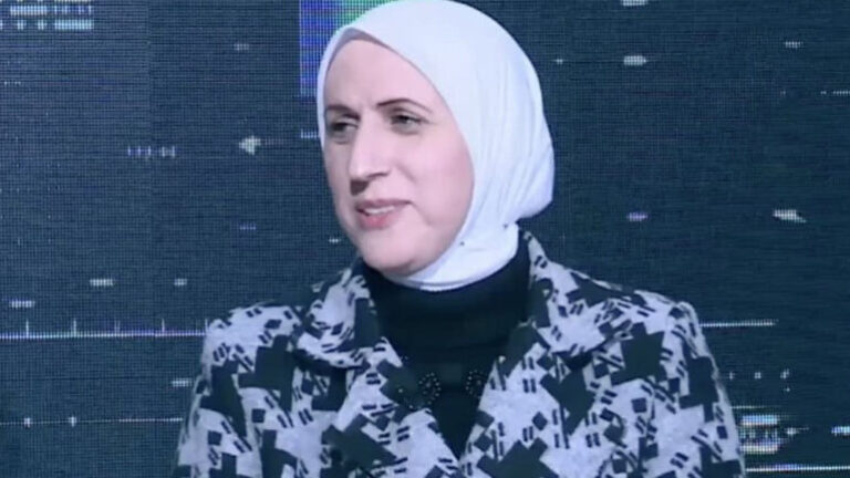 El nuevo gobierno de Siria nombra a una mujer como presidenta del Banco Central