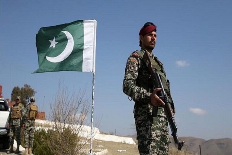 Medios pakistaníes: Los talibanes de Afganistán abandonaron seis puestos fronterizos tras sufrir bajas