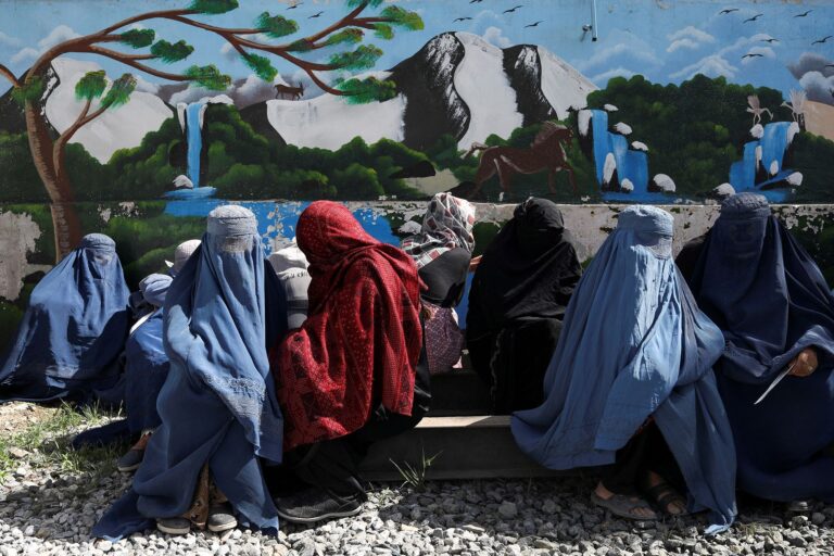 Diplomático estadounidense: Un futuro estable para Afganistán es imposible sin la participación de las mujeres