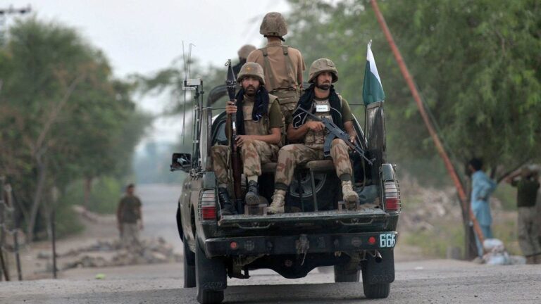 Cuatro fuerzas de seguridad de Pakistán heridas en un ataque suicida en Khyber Pakhtunkhwa