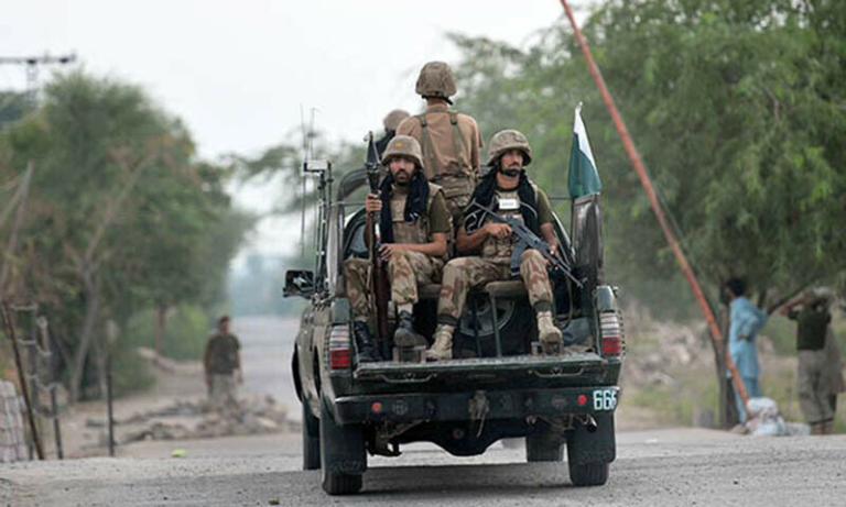 Las autoridades de Pakistán confirmaron que quince bases de seguridad en Khyber Pakhtunkhwa fueron capturadas por talibanes provenientes de Afganistán Khyber Pakhtunkhwa