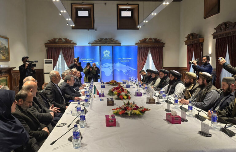 Reunión de los Ministros de Relaciones Exteriores de Irán y los talibanes en Kabul