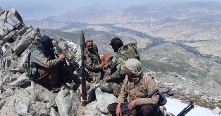 un grupo opositor armado contra el régimen talibán