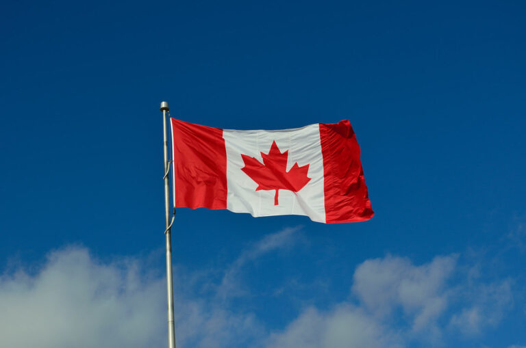 Canadá insta a sus ciudadanos a no viajar a Afganistán