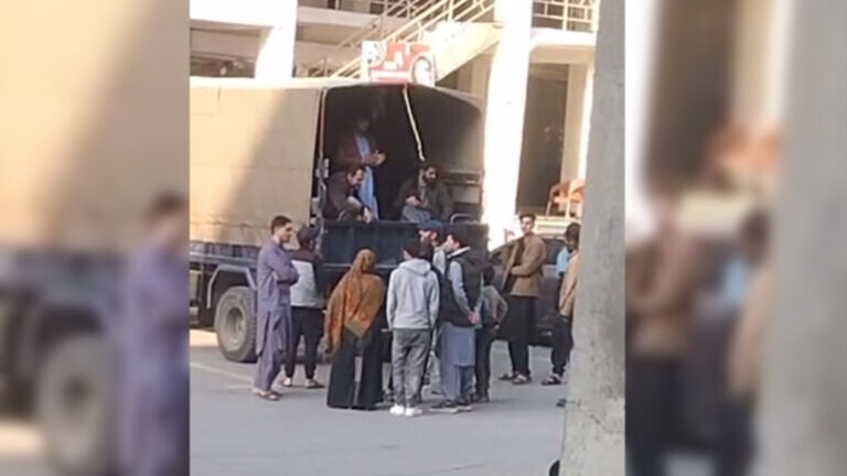 Talibanes: El proceso de expulsión de migrantes desde Irán y Pakistán continúa