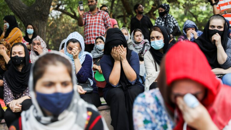 Rechazo de más de dos mil solicitudes de asilo de afganos por parte del Reino Unido