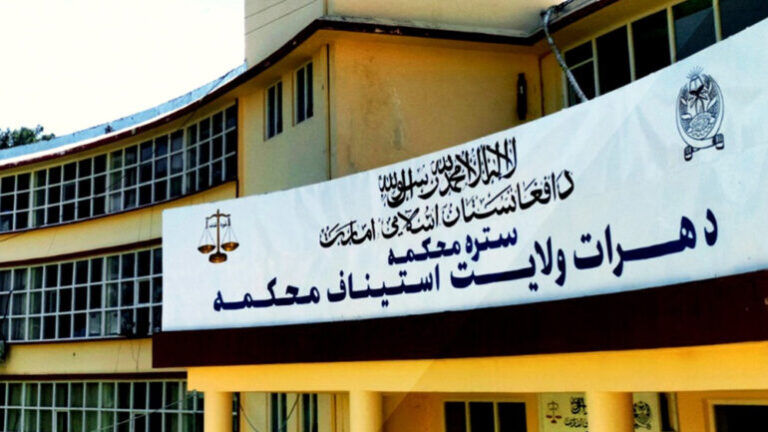 Dos hombres y una mujer fueron castigados públicamente por los talibanes en Ghazni y Herat