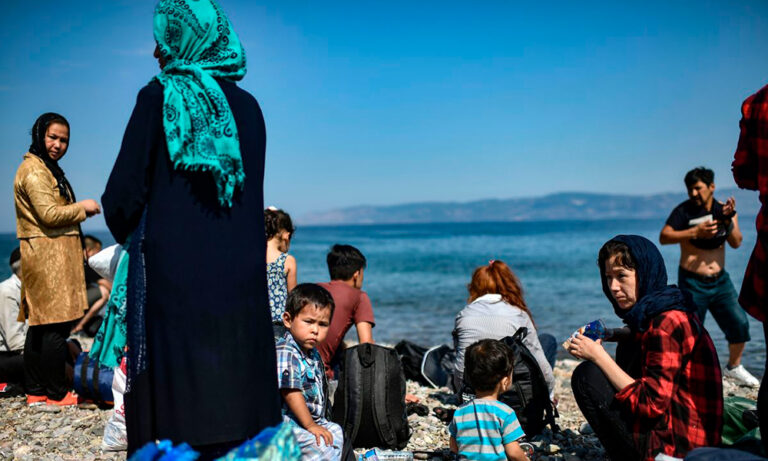 ONU: Ciudadanos afganos son la segunda mayor población de refugiados indocumentados en el mundo