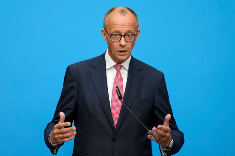 El futuro canciller de Alemania: Detendremos la acogida de refugiados afganos