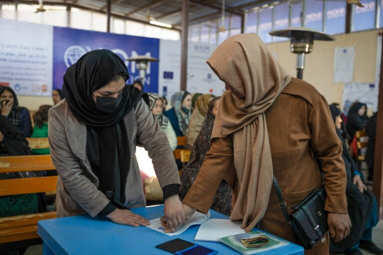 La Unión Europea lanza el programa “Negocios” para apoyar a las mujeres de Afganistán