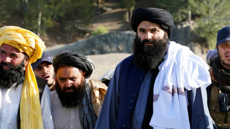 Interacción entre Washington y los talibanes; el FBI también revoca la recompensa de 10 millones de dólares por Sirajuddin Haqqani
