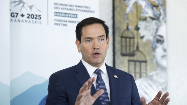 Estados Unidos contempla la revocación de visas estudiantiles para ciudadanos chinos