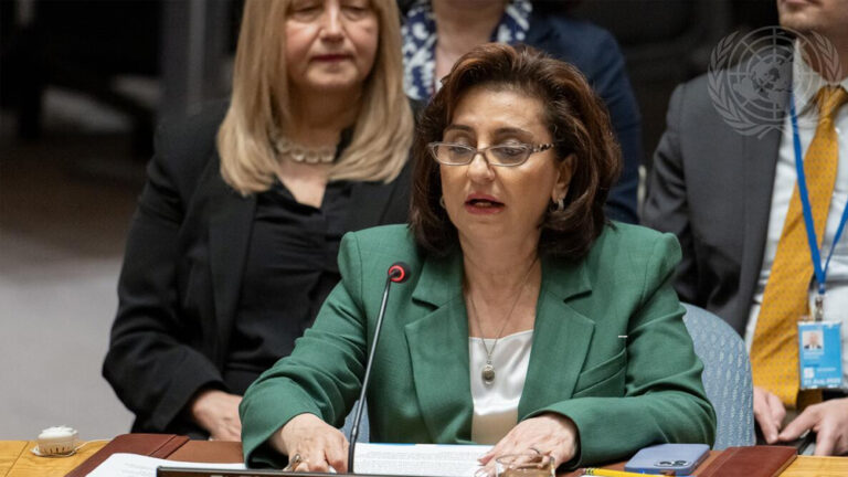 Funcionaria de la ONU: Las niñas afganas deben volver a la escuela