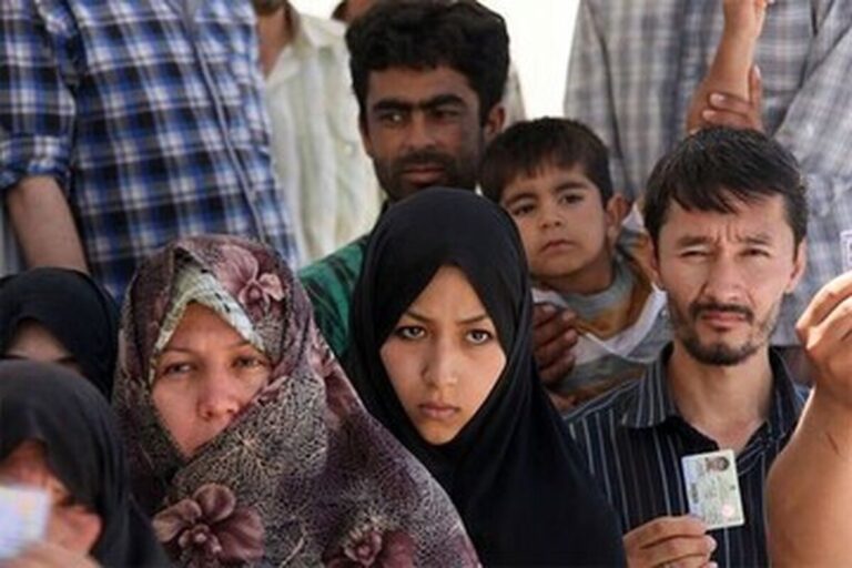 Ministerio del Interior de Irán: Seis grupos de migrantes afganos pueden permanecer en Irán