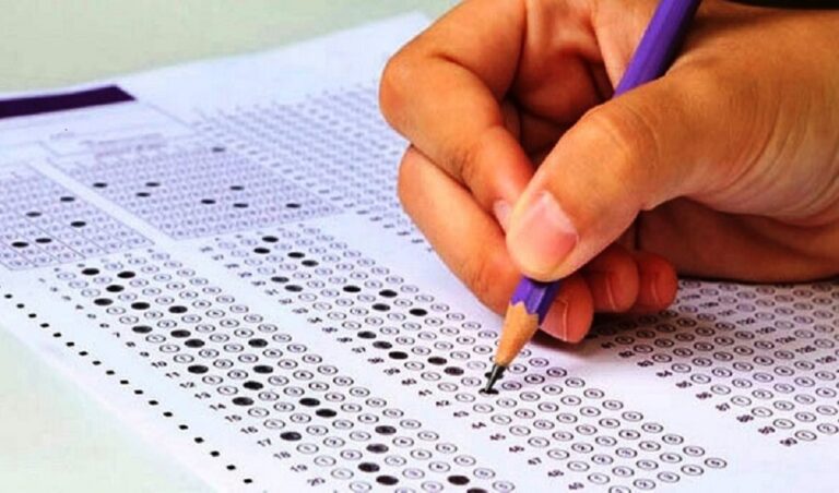 Los talibanes anuncian la fecha del examen de ingreso universitario (Kankor)