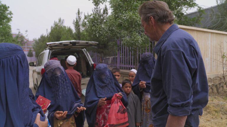 ONU: Mujeres deportadas de Irán y Pakistán están en riesgo de abuso