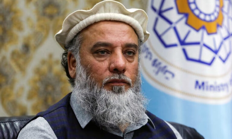 Los talibanes planean utilizar monedas locales en el comercio con China y Rusia