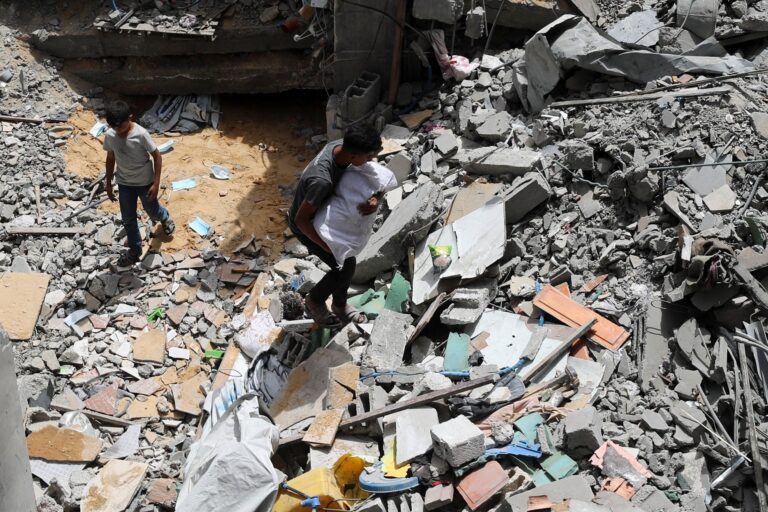 Nueva ola de ataques mortales de Israel en Gaza; más de 100 personas murieron