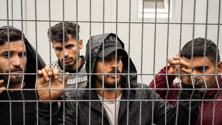 Un grupo de refugiados afganos indocumentados fue deportado de Bielorrusia