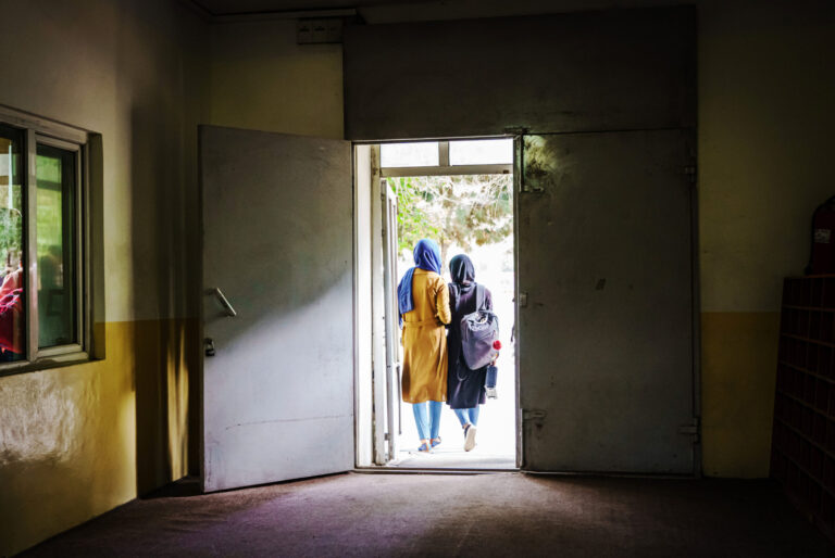 Nueva investigación: el cierre de las casas seguras en Afganistán ha devuelto a las mujeres al ciclo de la violencia