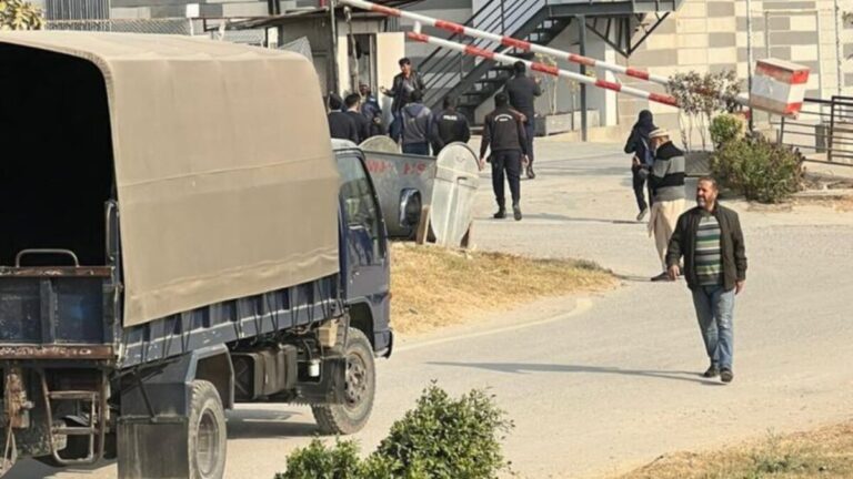 Suspensión de renovación de visados; aumentan las detenciones de migrantes afganos en Islamabad