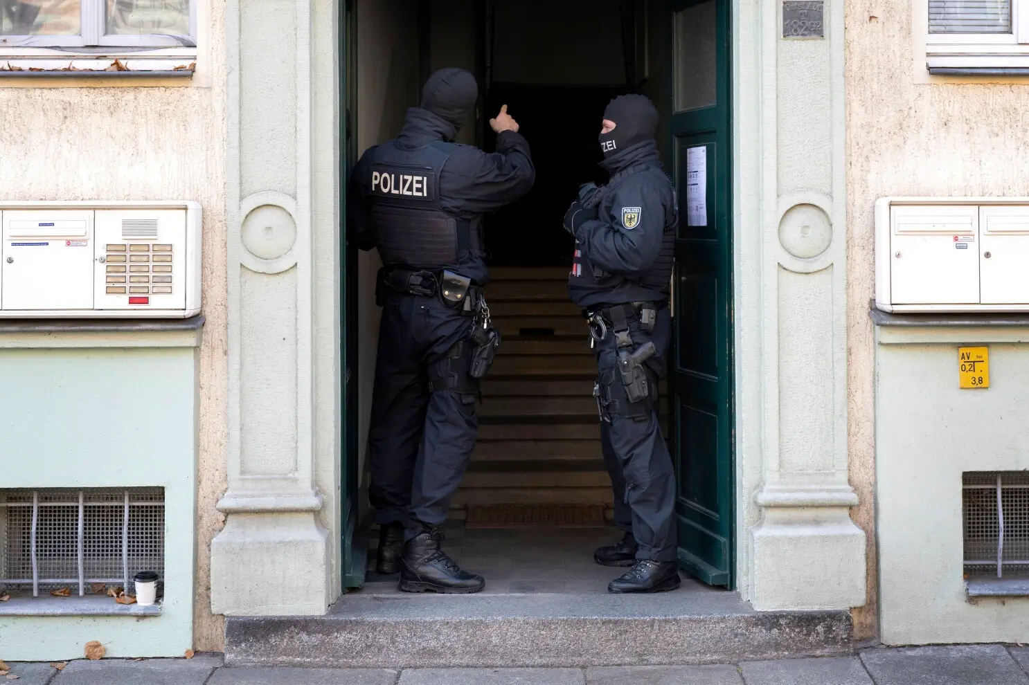 POLIS