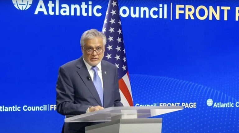 Ministro de Exteriores de Pakistán: La seguridad de Islamabad está siendo amenazada desde el territorio afgano