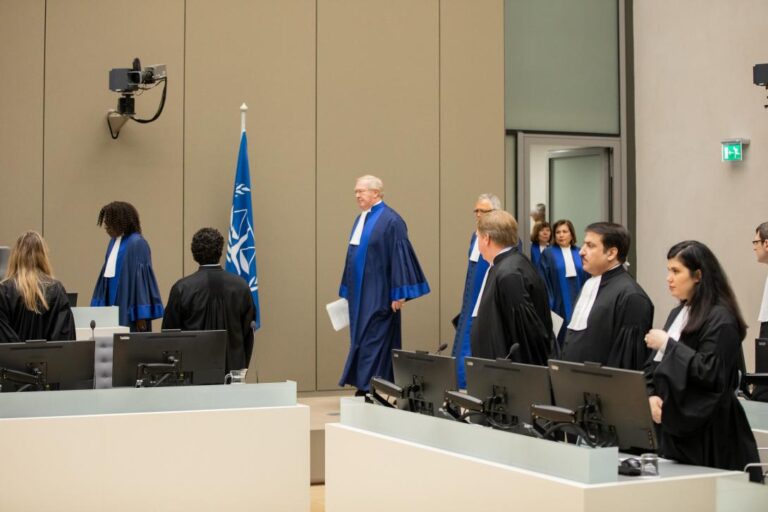 Intimidación de los talibanes contra la Corte Penal Internacional; Afganistán sigue siendo miembro de este tribunal