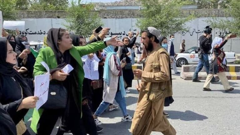 Exclusiva de Pul; Familias en Kabul:“Estamos aterrorizados por la violencia de los talibanes”