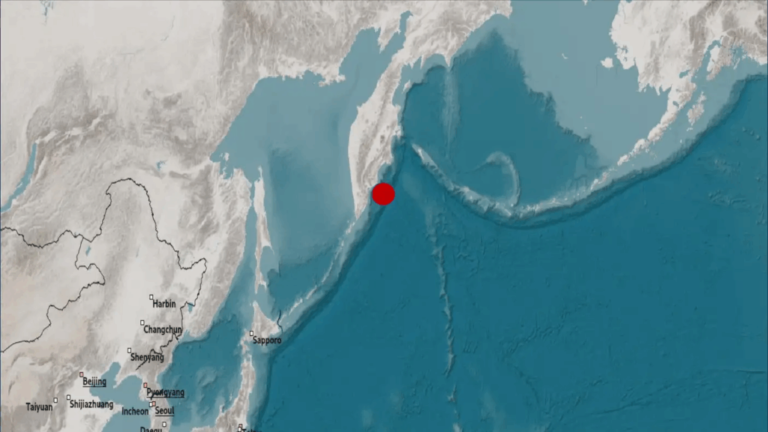 Un terremoto de magnitud 7.8 sacude la costa de la península de Kamchatka en Rusia